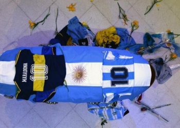 La Bombonera rinde homenaje a Maradona