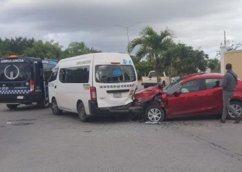 Aparatoso choque en Gran Santa Fe deja múltiples personas lesionadas