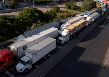 Transportistas y agricultores inician megabloqueo nacional este lunes
