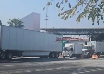 Persisten bloqueos en siete estados tras fallidas negociaciones con Segob
