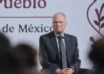 Alejandro Gertz Manero renuncia como titular de la FGR