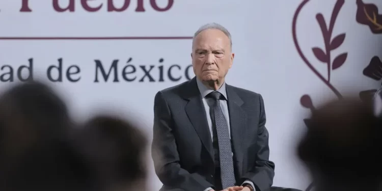 Alejandro Gertz Manero renuncia como titular de la FGR