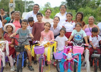 El verdadero espíritu de la Navidad es compartir con nuestras niñas y niños: Ana Paty Peralta
