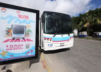 Anuncian servicio gratuito de transporte público hacia playas de Cancún