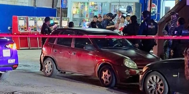 Violenta ejecución de pareja dentro de abarrotes en Corales