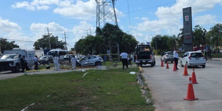 Fatal accidente en la Av. Huayacán deja motociclista sin vida en Cancún
