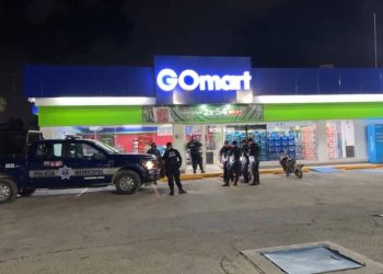 Cancún: atacan a balazos Go Mart en la región 234