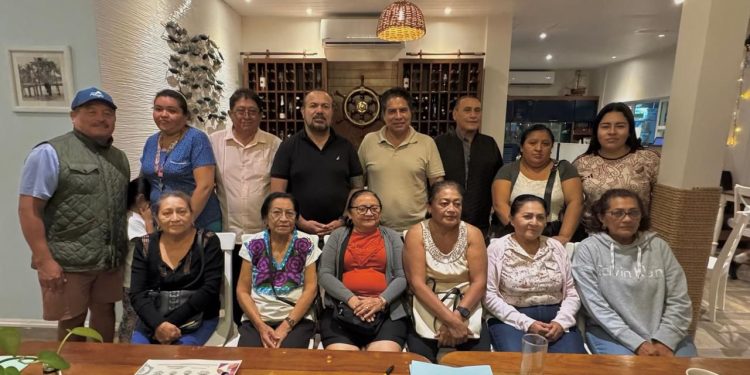 Lenin Amaro entrega nombramientos en el Tercer Distrito de Quintana Roo