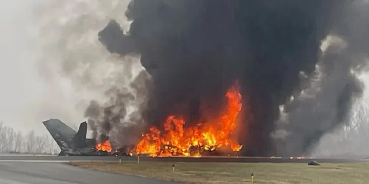 Accidente aéreo en aeropuerto de Carolina del Norte deja varias víctimas