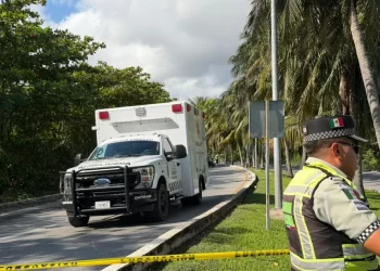Guardia Nacional pierde la vida en violento derrape sobre bulevar Kukulcán