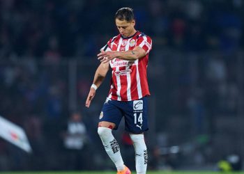 Afición reacciona a la salida de Chicharito para el Clausura 2026.