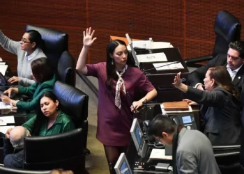 Senado avala lista de 10 aspirantes a la FGR; oposición denuncia proceso simulado