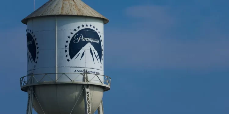 Paramount lanza oferta hostil de 108 mil 400 mdd por Warner Bros Discovery