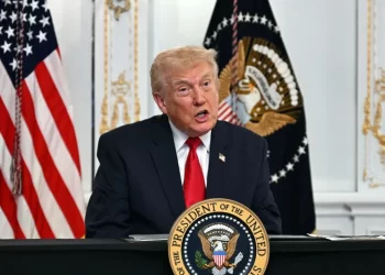 Trump insiste en ataques terrestres por tráfico de drogas hacia EE.UU.