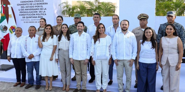 Ana Paty Peralta conmemora 51 aniversario constitucional