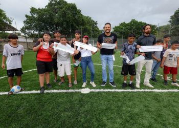 Ana Paty Peralta avanza en la rehabilitación de espacios deportivos