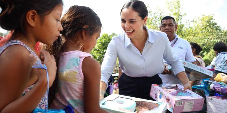 Ana Paty Peralta lleva alegría del Día de Reyes a Cancún