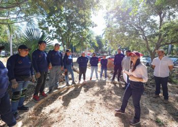 Ana Paty Peralta impulsa restauración del Jardín Medicinal Maya