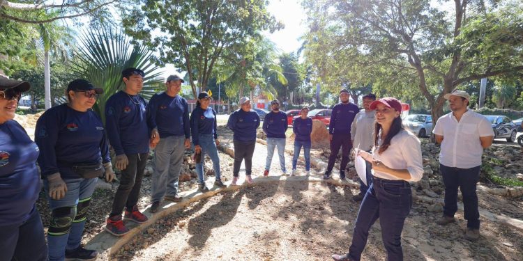 Ana Paty Peralta impulsa restauración del Jardín Medicinal Maya