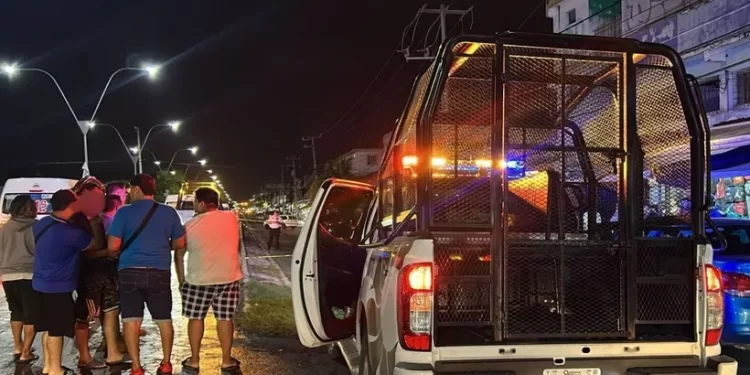 Motociclista atropella y mata a peatón en El Crucero de Cancún