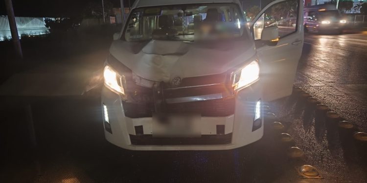 Muere peatón tras ser atropellado por una van en bulevar Colosio