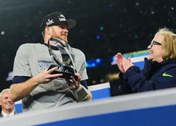 Sam Darnold celebra el pase de Seahawks al Super Bowl LX