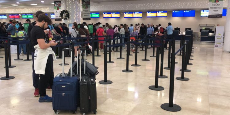 Cancelan 117 vuelos en el Aeropuerto de Cancún por nevadas en EU y Canadá