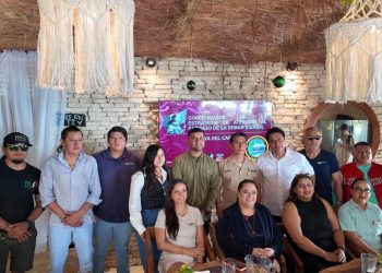 Empresarios y autoridades refuerzan estrategia contra el sargazo en Playa del Carmen