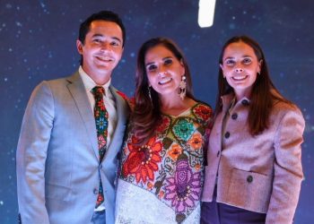 Ana Paty Peralta participa en inauguración del pabellón México