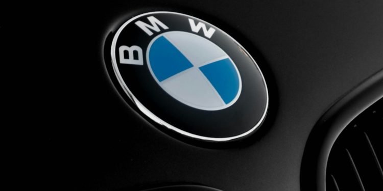 BMW llama a revisión más de cinco mil autos por falla de motor