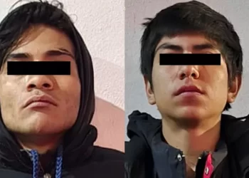 Vecinos detienen a dos jóvenes tras asalto en Iztapalapa | VIDEO