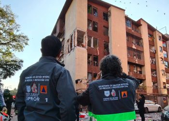 Fuga de gas provoca explosión en inmueble de Paseos de Taxqueña, CDMX