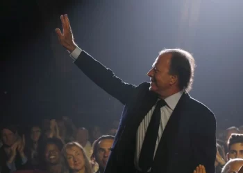 Fiscalía española investiga a Julio Iglesias por denuncias sexuales