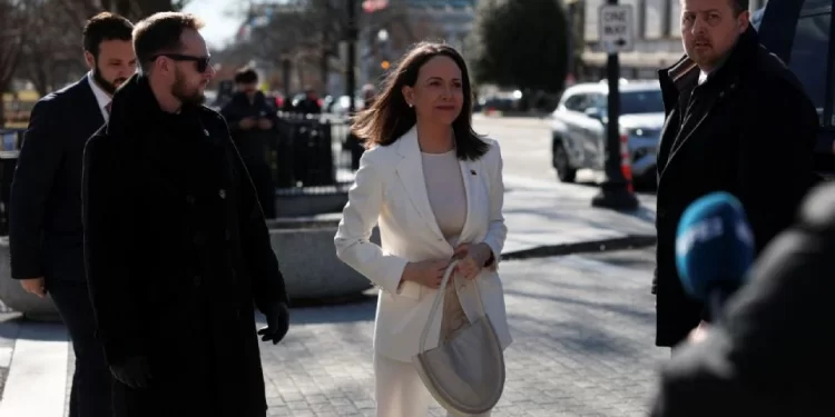 María Corina Machado llega a la Casa Blanca para reunión privada con Donald Trump