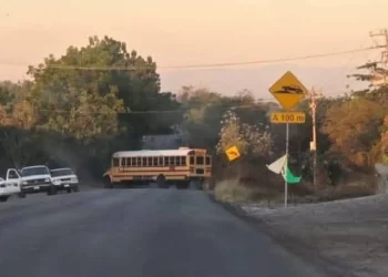 Caos en Michoacán: bloqueos carreteros tras captura de “El Botox”