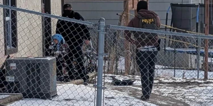 ICE detiene a niño de cinco años en Minneapolis; suman cuatro menores arrestados