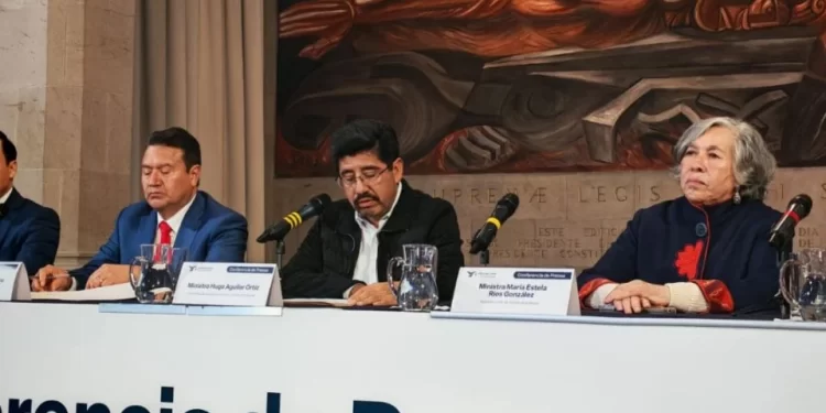 “Tenían fallas mecánicas”: Hugo Aguilar intenta justificar la renovación de camionetas