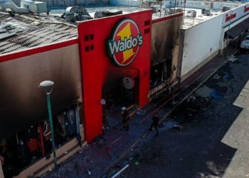 Llevan a juicio a seis personas por incendio en Waldo’s que dejó 23 muertos