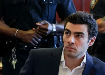 Luigi Mangione evita la pena de muerte pese a enfrentar juicio por asesinato