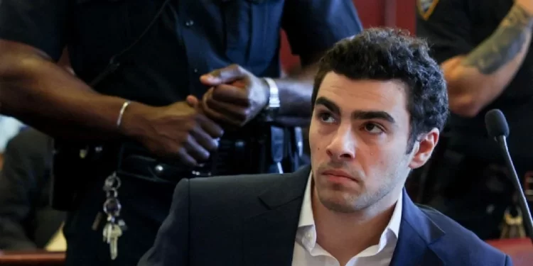 Luigi Mangione evita la pena de muerte pese a enfrentar juicio por asesinato