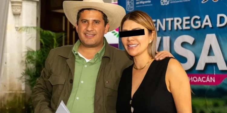 Arrestan a secretaria particular de Carlos Manzo por presunta filtración al CJNG