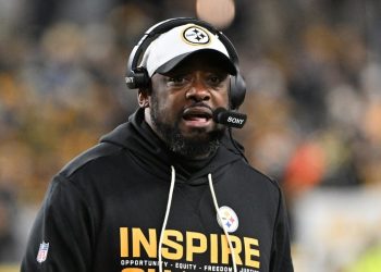Mike Tomlin deja el puesto de entrenador de Steelers y cierra una era en la NFL. Conoce su legado, razones de su salida y lo que puede venir para Pittsburgh.