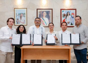 Firma Ana Paty Peralta acuerdo con INSUS