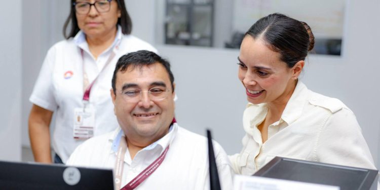 Innova Ana Paty Peralta con plataforma digital 24/7 “ChatCun”