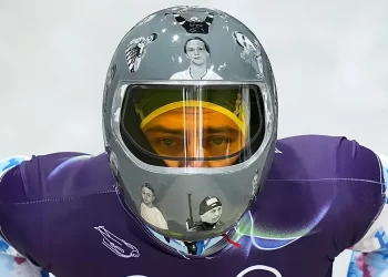 COI excluye a atleta ucraniano por portar casco con homenaje a víctimas de la guerra