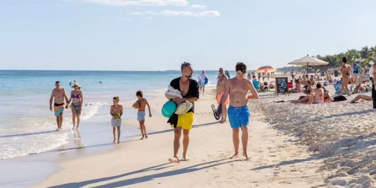 Destinos de Quintana Roo registran baja turística del 3.5% en 2025