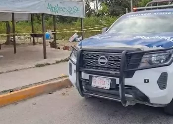 Hombre es hallado sin vida en puesto sobre la avenida Kabah de Cancún