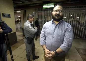 Javier Duarte seguirá en prisión; juez lo vincula por desvío de recursos