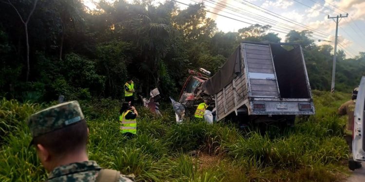 Dos fallecidos tras choque detrás del Aeropuerto de Cancún