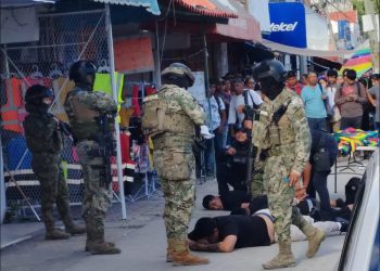 Aseguran a empleados de anexo en ‘El Crucero’ tras confusión